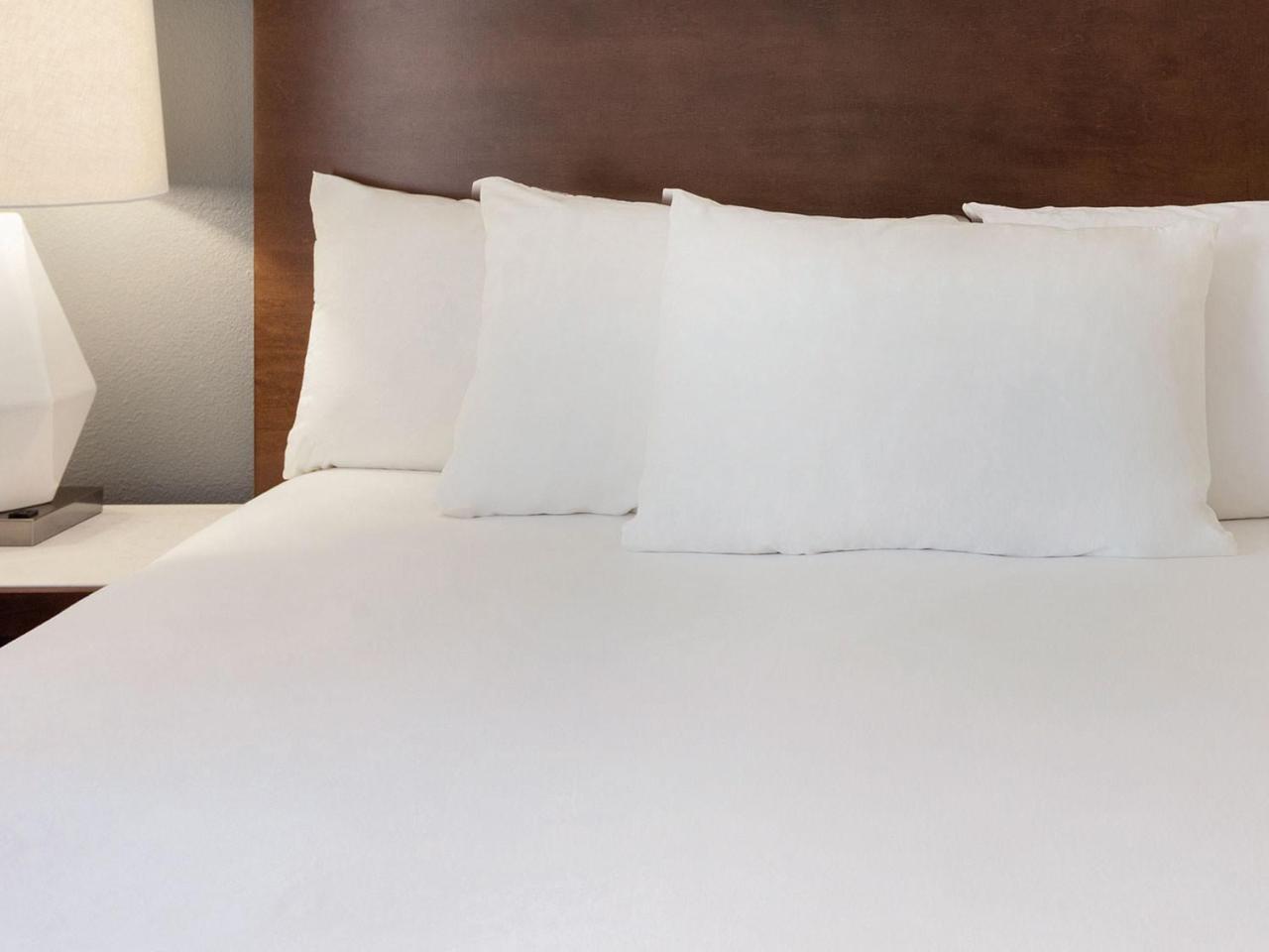 Radisson Rochester Airport Dış mekan fotoğraf